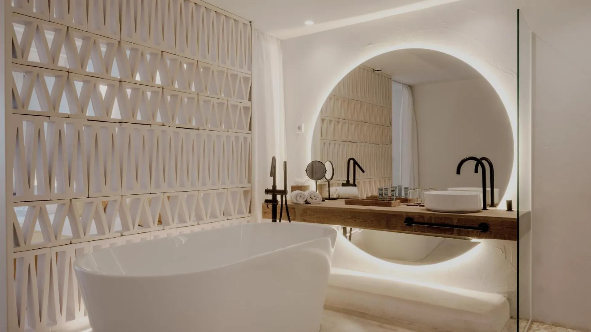 Nativo Hotel Ibiza Santa Eulária des Riu 4*,